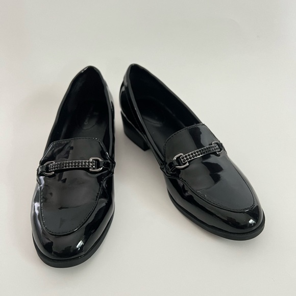 Bandolino Women’s Black Loafers Size 7.5 - Picture 2 of 9